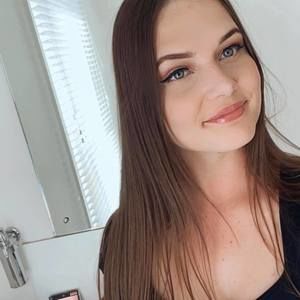 Meet your Posher, Renee